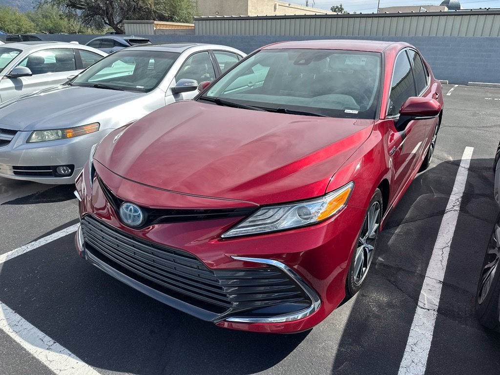 2021 Toyota Camry Hybrid XLE