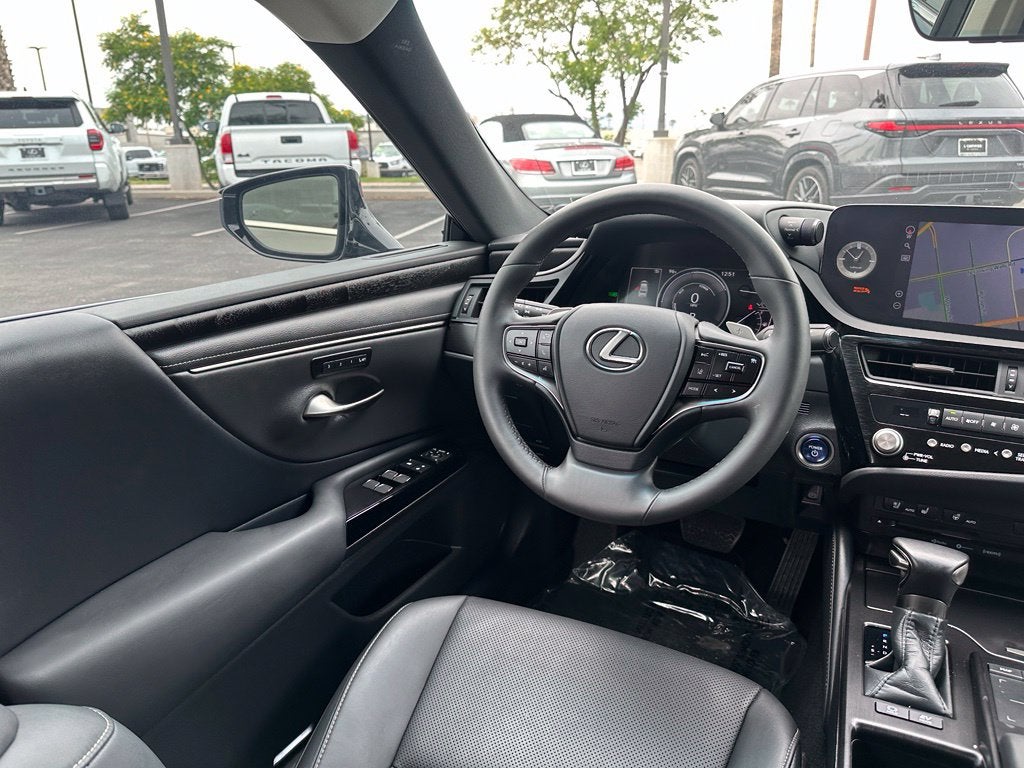 2022 Lexus ES 300h