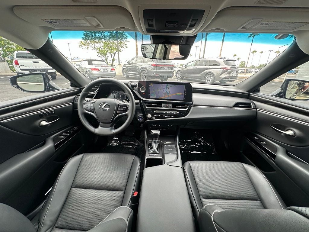 2022 Lexus ES 300h