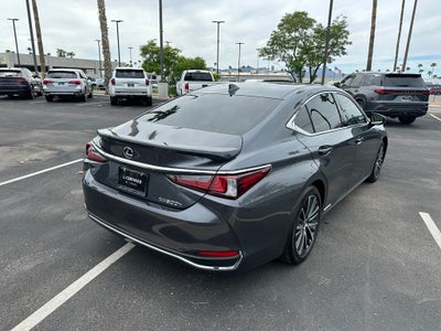2022 Lexus ES 300h