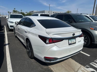 2025 Lexus ES 300h