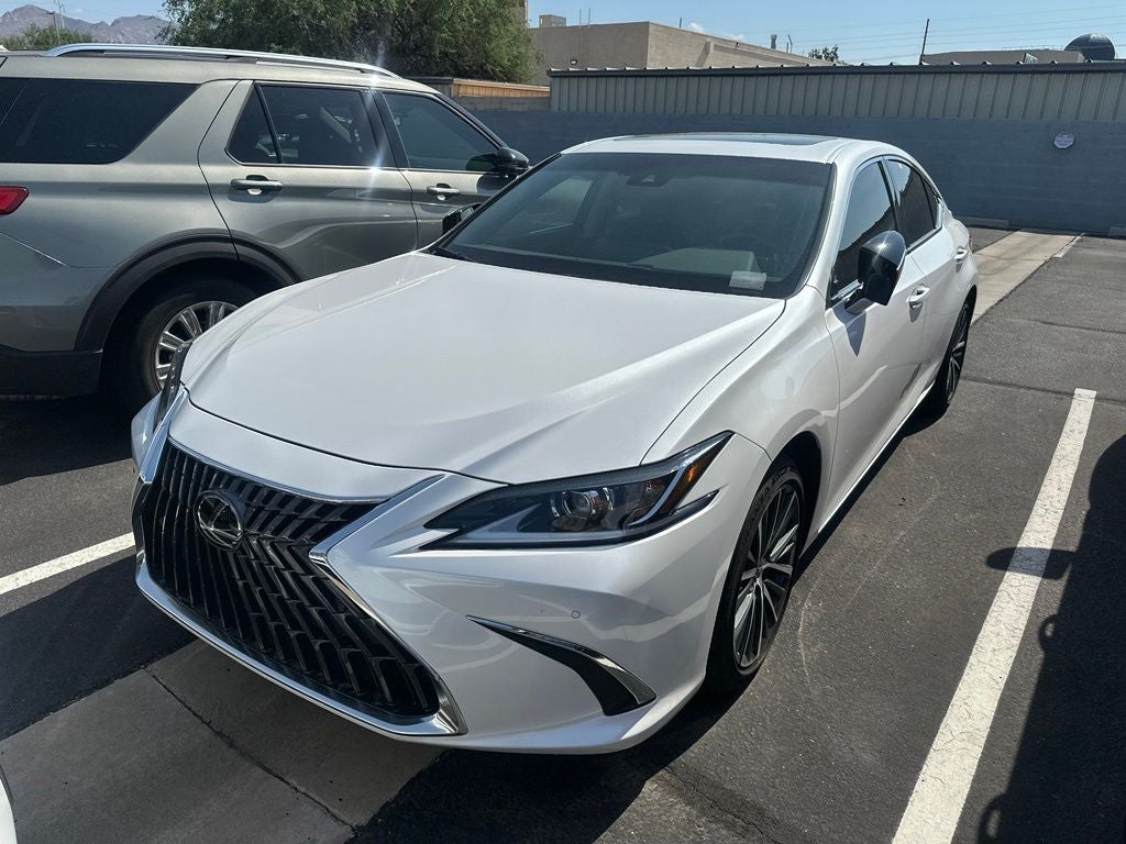 2025 Lexus ES 300h