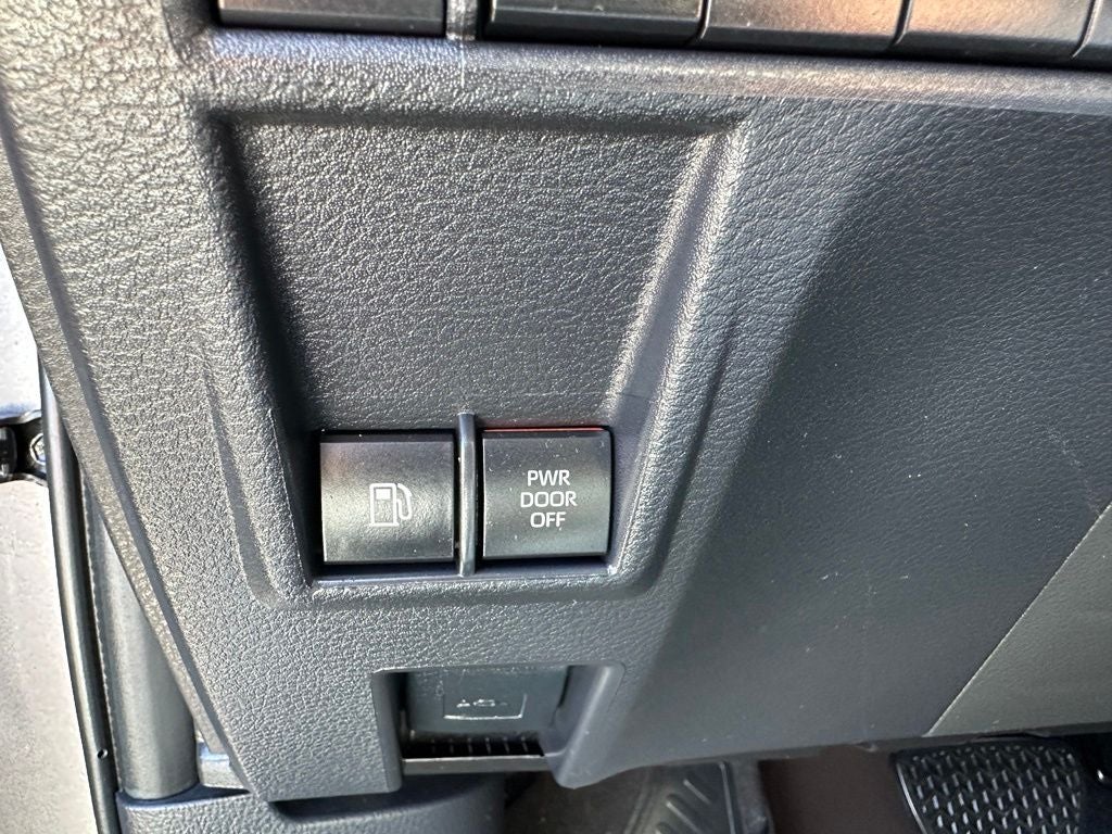 2023 Toyota Sienna Platinum 7 Passenger