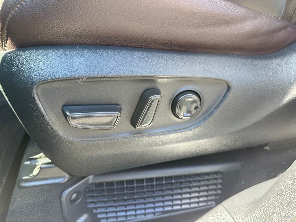 2023 Toyota Sienna Platinum 7 Passenger