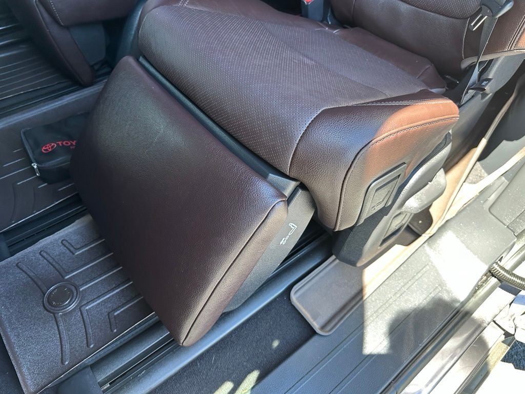 2023 Toyota Sienna Platinum 7 Passenger