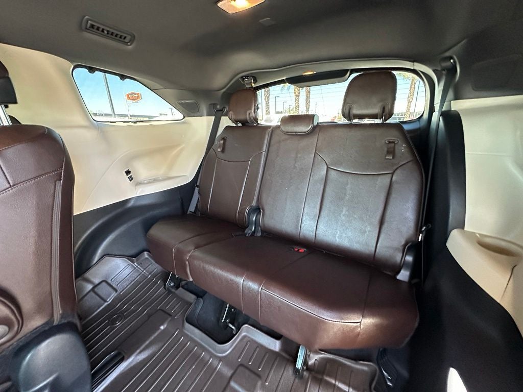 2023 Toyota Sienna Platinum 7 Passenger