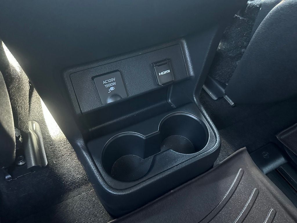 2023 Toyota Sienna Platinum 7 Passenger