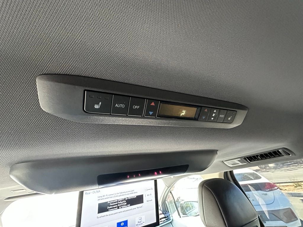 2023 Toyota Sienna Platinum 7 Passenger