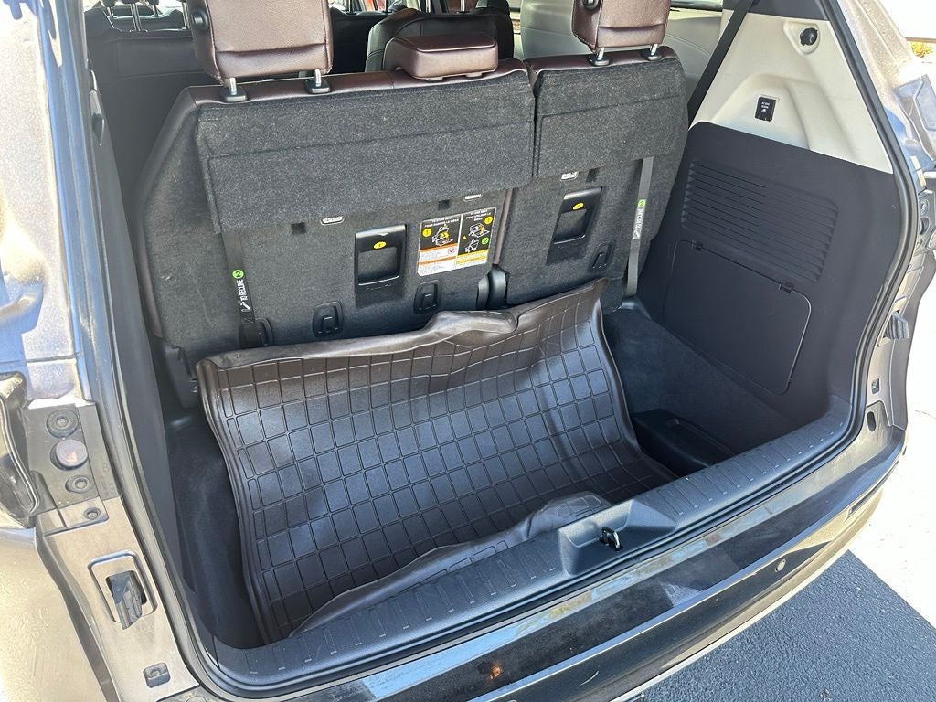 2023 Toyota Sienna Platinum 7 Passenger