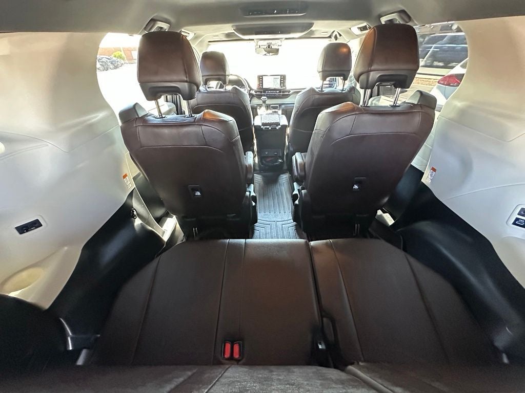 2023 Toyota Sienna Platinum 7 Passenger