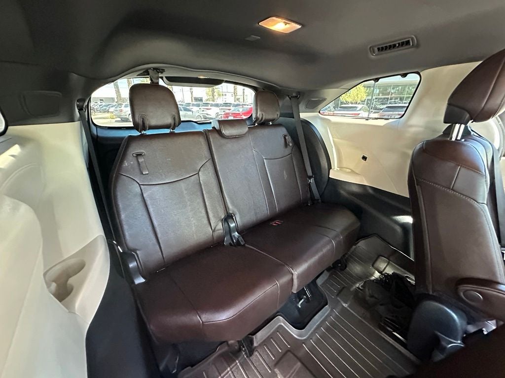 2023 Toyota Sienna Platinum 7 Passenger