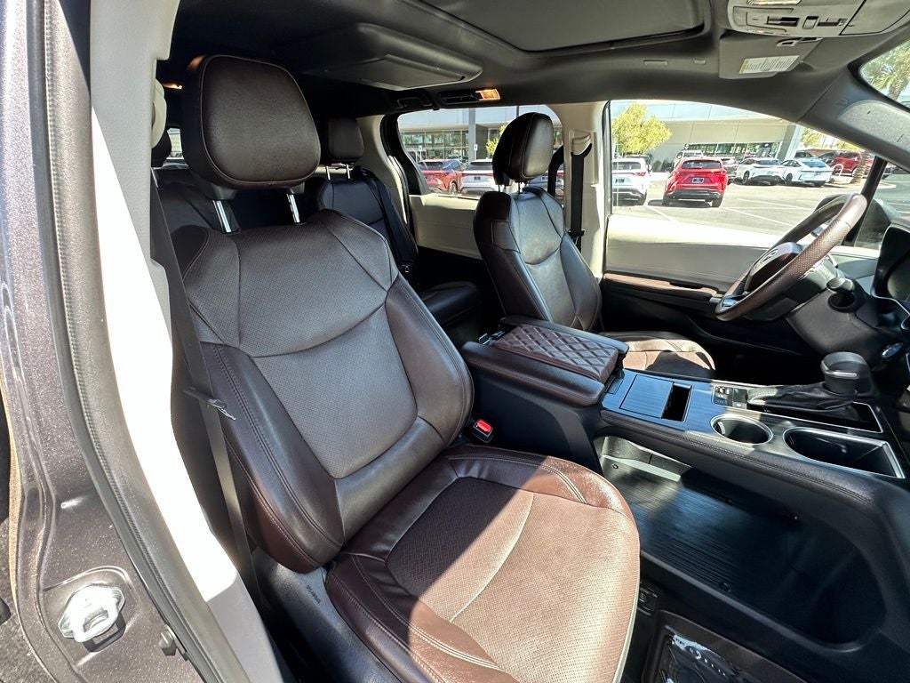 2023 Toyota Sienna Platinum 7 Passenger