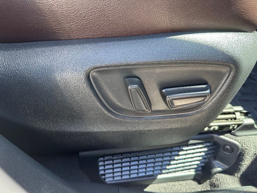 2023 Toyota Sienna Platinum 7 Passenger