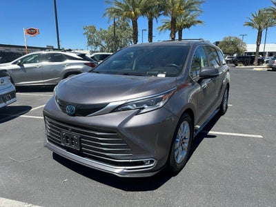 2023 Toyota Sienna Platinum 7 Passenger