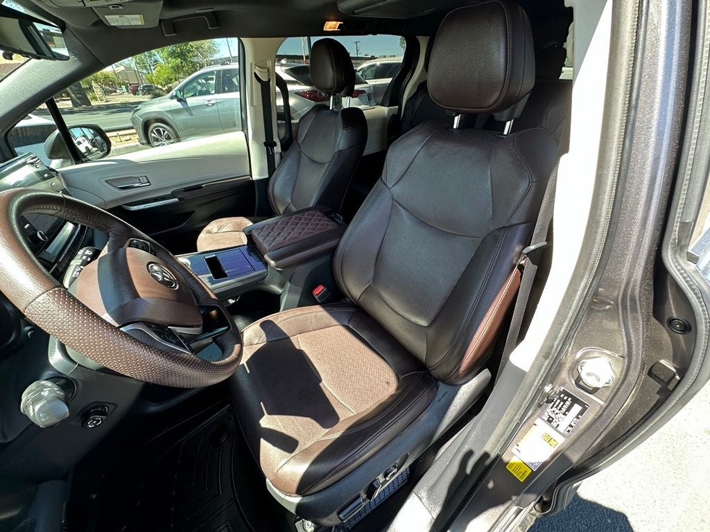 2023 Toyota Sienna Platinum 7 Passenger