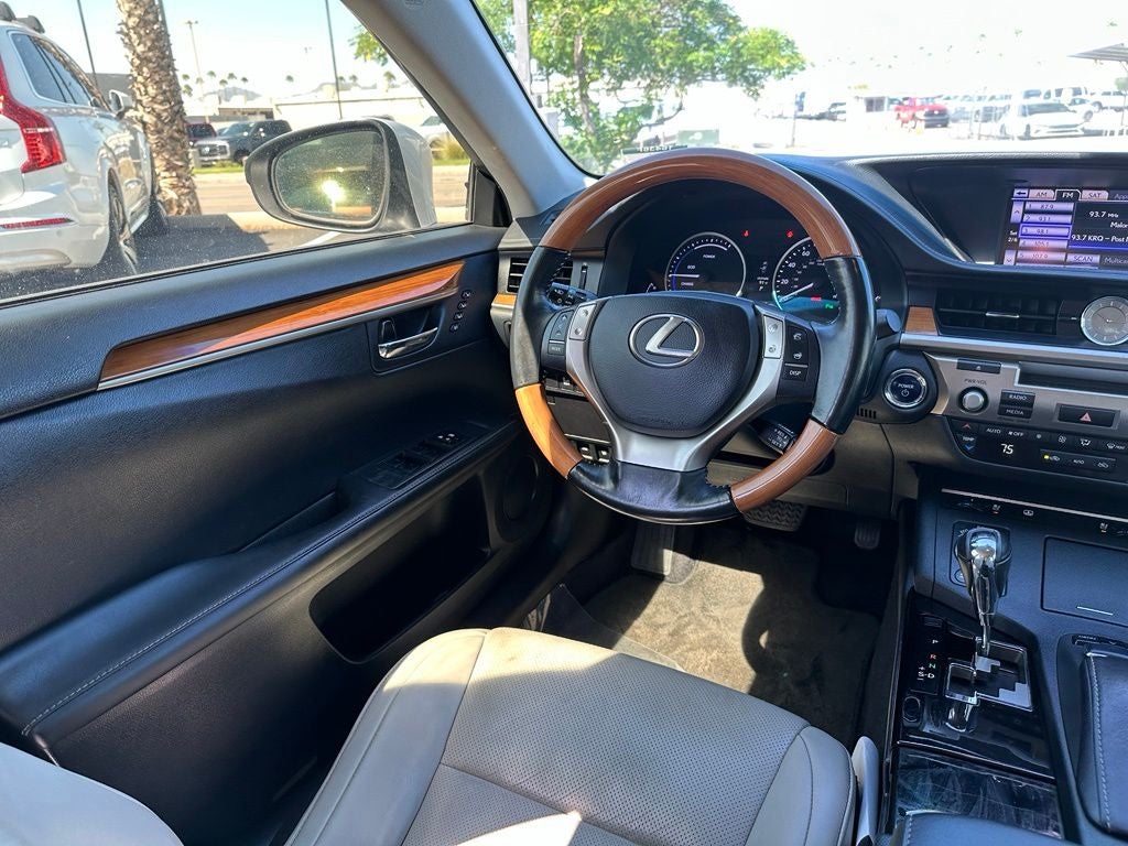2014 Lexus ES 300h