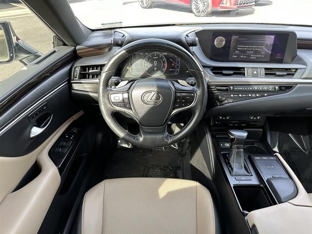 2019 Lexus ES Base