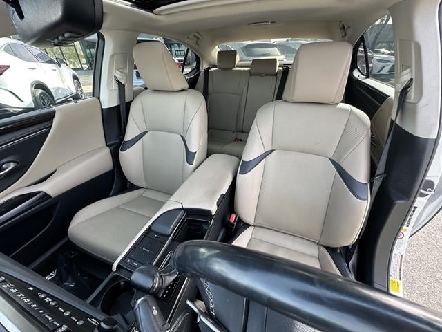 2019 Lexus ES Base