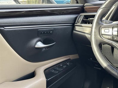2019 Lexus ES Base