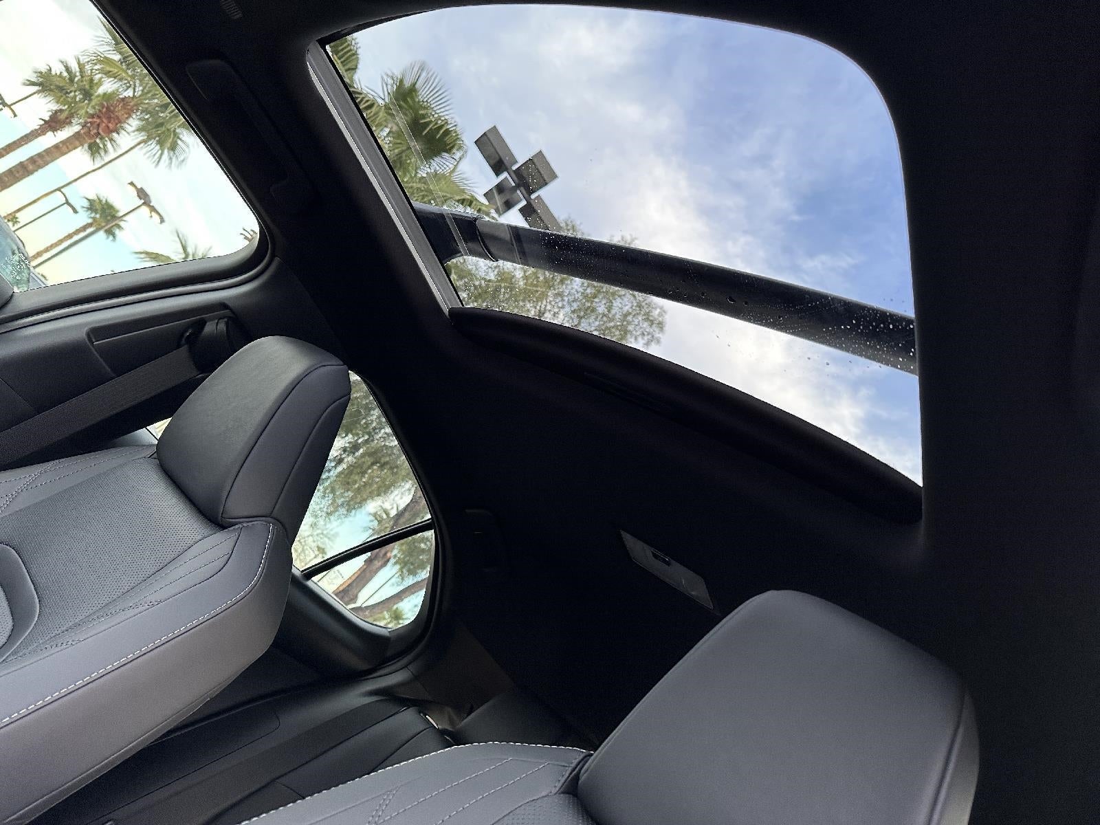 2025 Lexus UX 300h PREMIUM