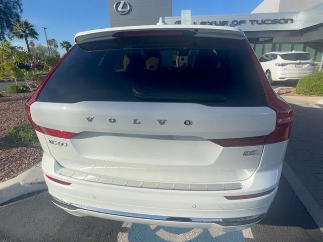2023 Volvo XC60 B5 Ultimate Bright Theme