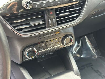 2022 Ford Escape Hybrid Titanium