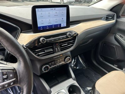 2022 Ford Escape Hybrid Titanium