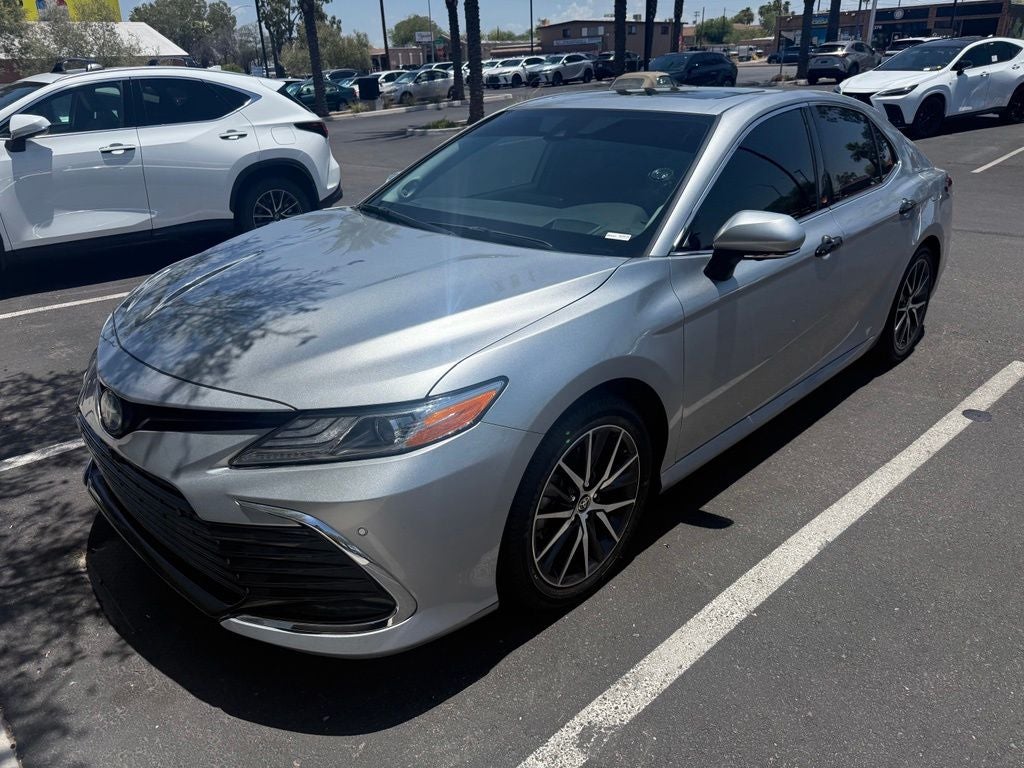 2022 Toyota Camry Hybrid XLE