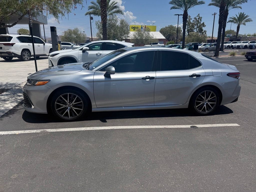 2022 Toyota Camry Hybrid XLE
