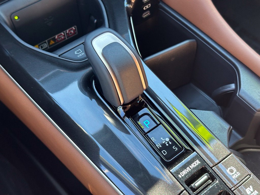 2025 Toyota Crown Signia Limited