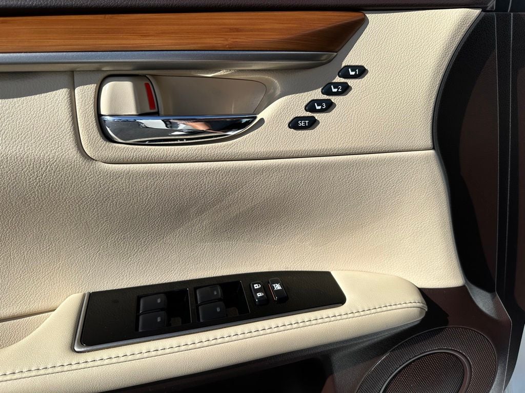 2018 Lexus ES 300h
