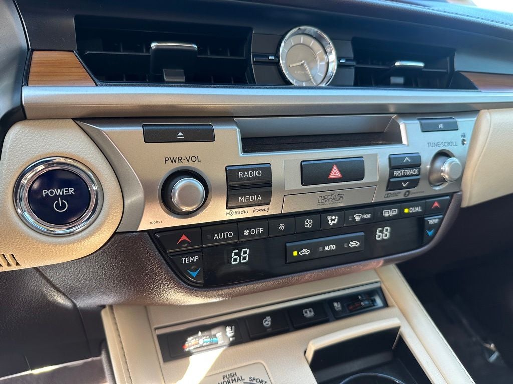 2018 Lexus ES 300h