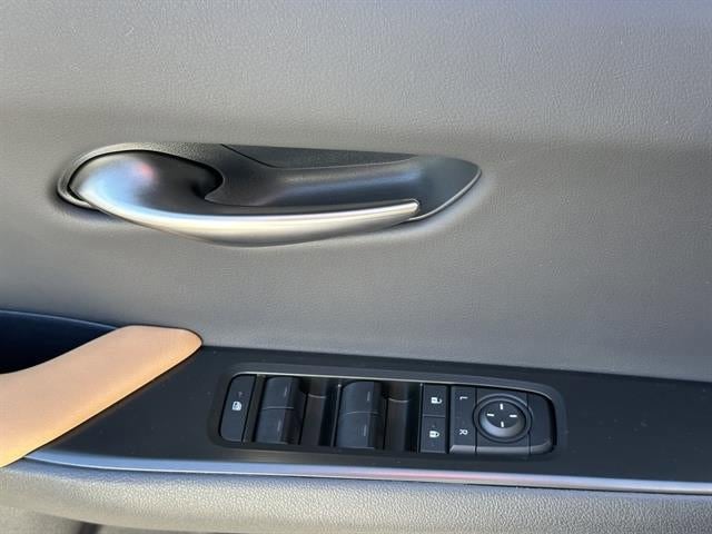 2025 Lexus UX 300h PREMIUM