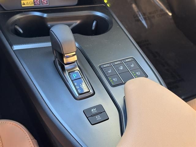 2026 Lexus UX 300h Premium