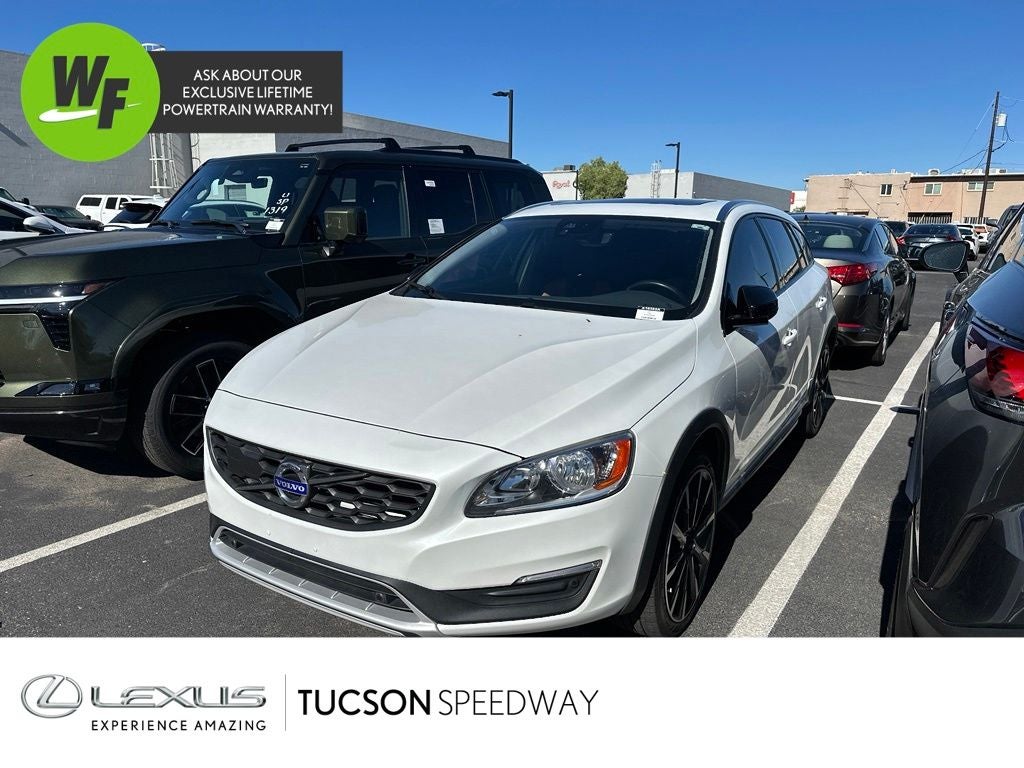 2017 Volvo V60 T5 AWD Cross Country's photo