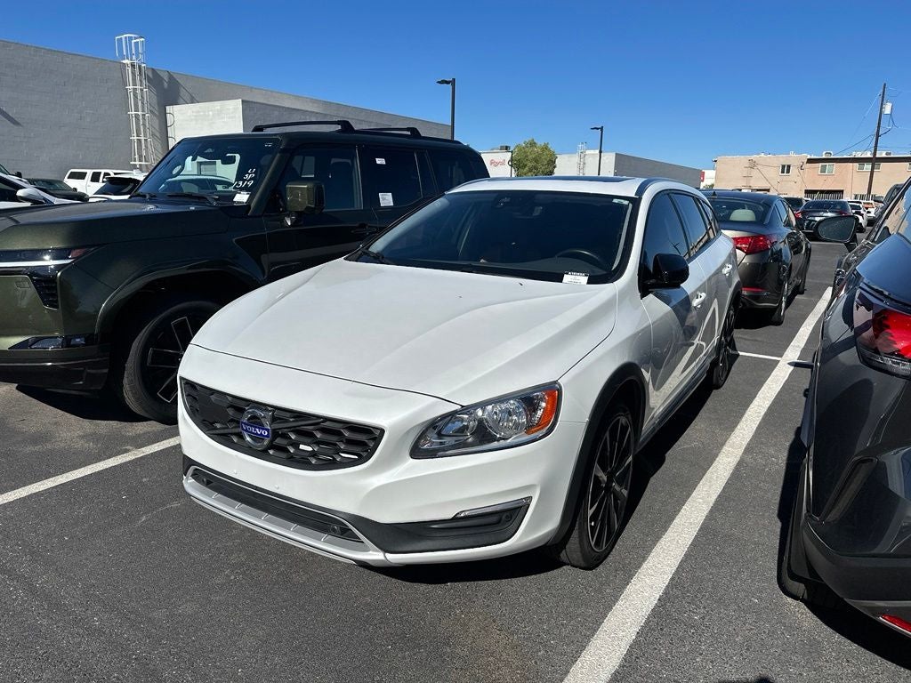 2017 Volvo V60 Cross Country T5