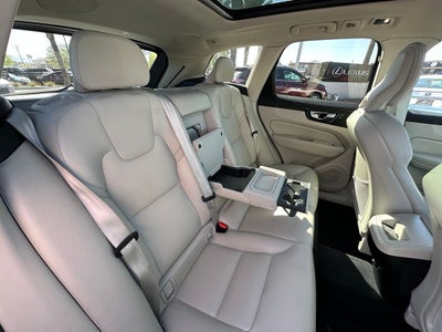 2019 Volvo XC60 T6 Momentum